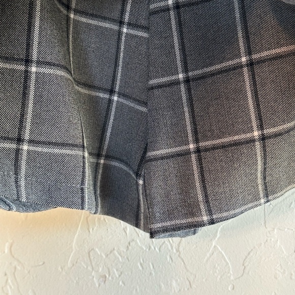 Forever 21 Gray and Black Academia Checked Plaid Skort Sz S - Picture 8 of 13
